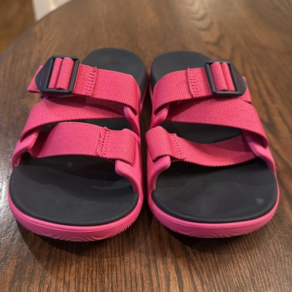 EUC Chaco Chillios Magenta Pink Slides Women’s Sz 7 - Picture 4 of 6